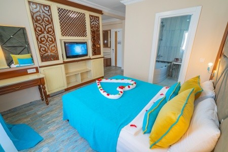 Club Big Blue Suite - 45