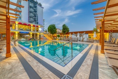 Club Big Blue Suite - 15