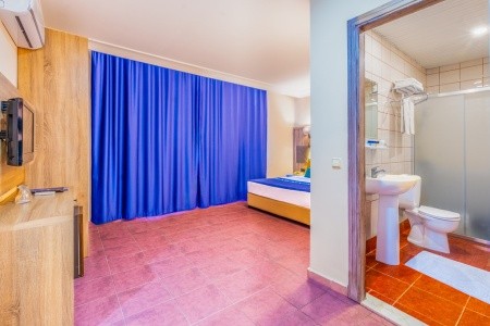 Club Big Blue Suite - 23