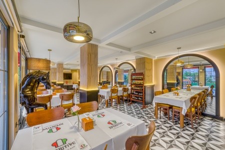 Club Big Blue Suite - 60