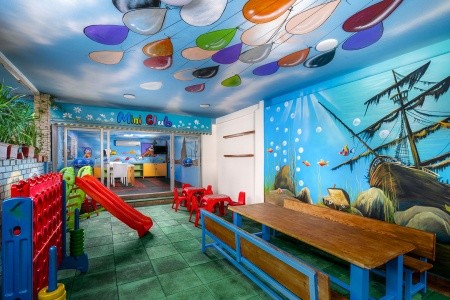 Club Big Blue Suite - 76