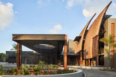 Lux Grand Baie Resort & Residences (Ex. Merville Beach) - 12