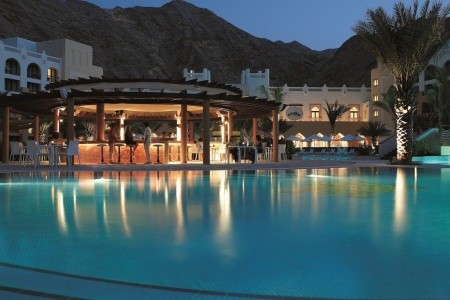 Shangri - La's Al Waha - 13