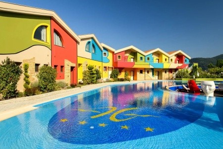 Alexandra Golden Boutique - 10