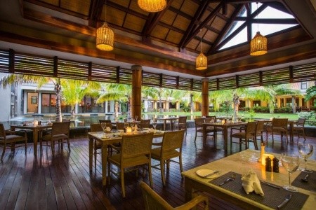 Crystals Beach Resort Belle Mare - 10