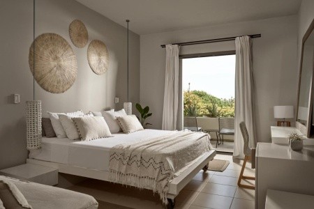 The Bay Hotel & Suites - 10