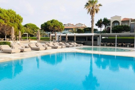 The Bay Hotel & Suites - 22