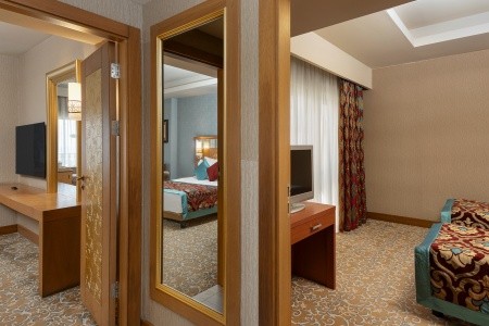 Royal Holiday Palace - 68