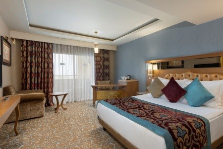 Royal Holiday Palace - 70