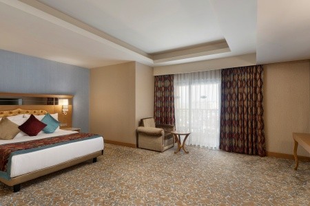 Royal Holiday Palace - 71