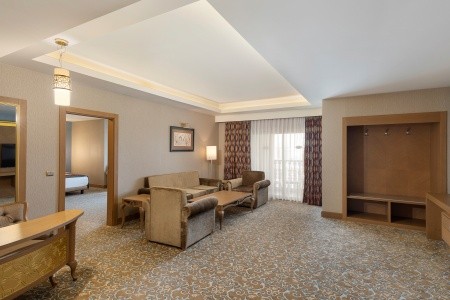 Royal Holiday Palace - 72