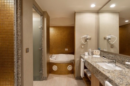 Royal Holiday Palace - 73