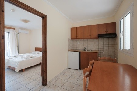 Paradise Hotel Apartments - 11