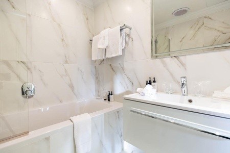 The Clarendon Fresnaye - 9