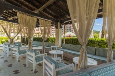 Dit Majestic Beach Resort - 11