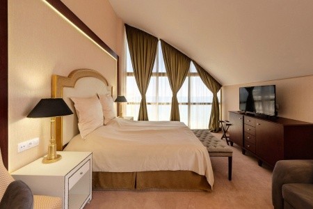 Imperial Palace (Ex. Victoria Palace) - 8