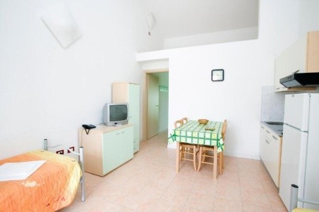 Long Beach Village - 11