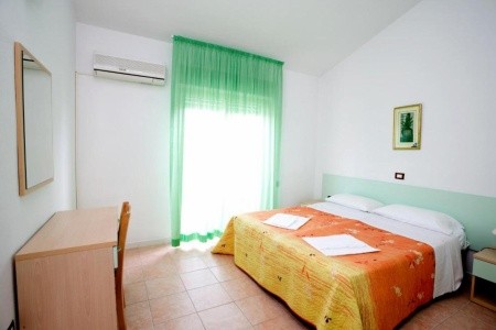 Long Beach Village - 17