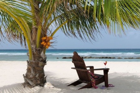 Coconut Court Beach Resort - 2