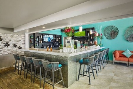 Coconut Court Beach Resort - 10