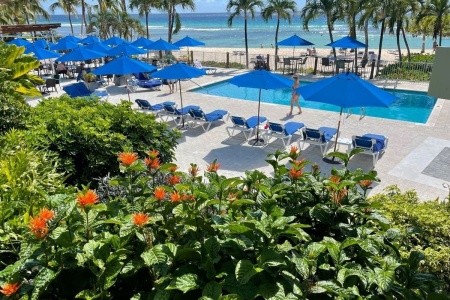 Coconut Court Beach Resort - 11