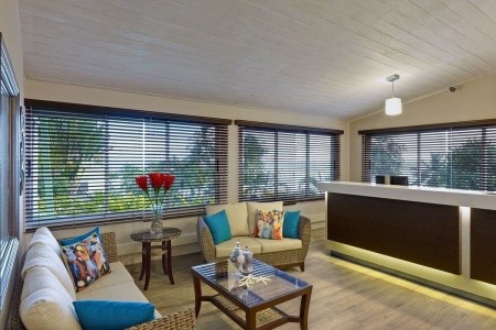 Coconut Court Beach Resort - 12