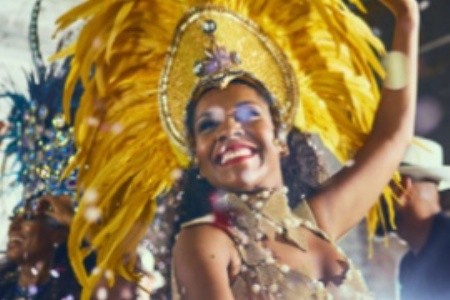 Od Ria po Benátky: nejkrásnější karnevaly roku 2026 a tipy na dovolenou