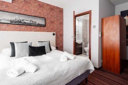 Poľsko Krakov Delta 8 dňový pobyt Raňajky Vlastná September 2026 (27/09/26- 4/10/26)