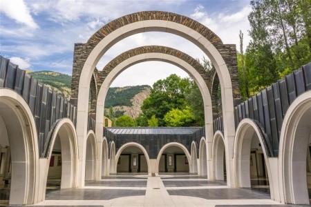 Katalánsko, Girona a Andorra, Sant Joan de les Abadesses, Ribes de Fresser, Andorra, Girona, Llívia, Costa Brava - 3