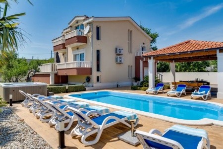 Villa Suker Jacuzzi - 1