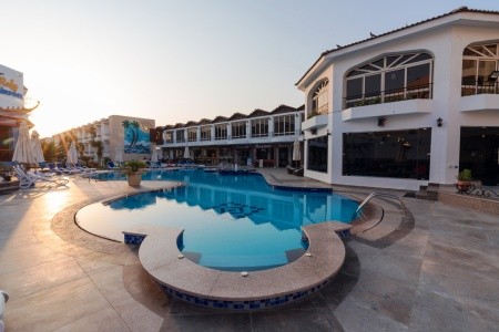 Minamark Beach Resort - 4
