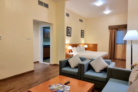 Ramada Hotel & Suites By Wyndham Ajman (Ex Landmark Suites) - 5