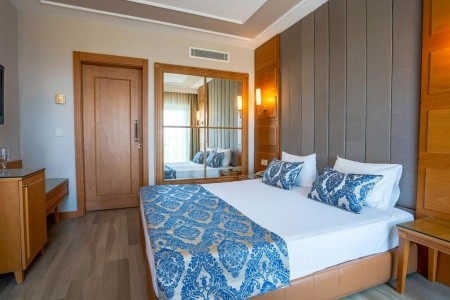 Royal Atlantis Beach - 11