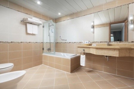 Royal Lagoons Aqua Park Resort & Spa - 12