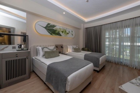 Royal Atlantis Icon - 18