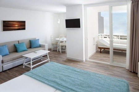 Fergus Style Cala Blanca Suites - 6