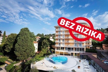 Socializing Hotel Mirna