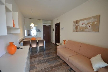 Aparthotel Holiday - 16