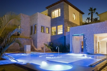 Kanárske ostrovy Tenerife Bahía Del Duque Las Villas 10 dňový pobyt Polpenzia Letecky Letisko: Budapešť September 2026 (17/09/26-26/09/26)