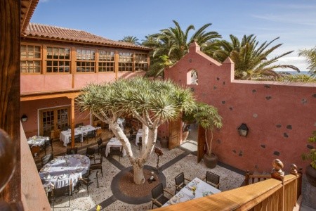 Kanárske ostrovy Tenerife Bahía Del Duque Las Villas 10 dňový pobyt Polpenzia Letecky Letisko: Budapešť September 2026 (17/09/26-26/09/26)