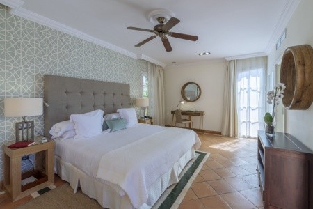 Kanárske ostrovy Tenerife Bahía Del Duque Las Villas 10 dňový pobyt Polpenzia Letecky Letisko: Budapešť September 2026 (17/09/26-26/09/26)