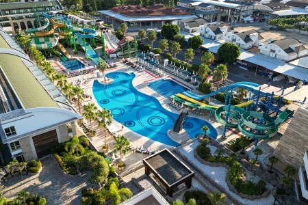 Crystal Waterworld Park Resort & Spa - 69
