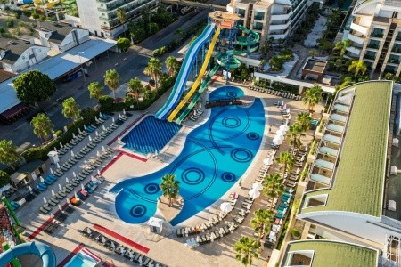 Crystal Waterworld Park Resort & Spa - 72