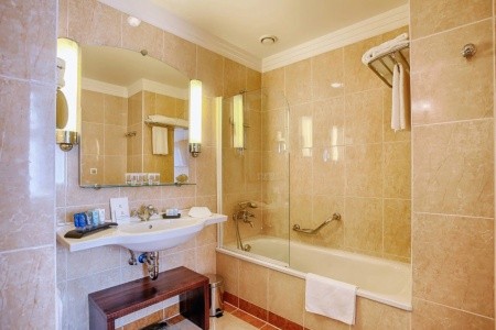 Slovensko Západné Slovensko Thermia Palace Health Spa 5 dňový pobyt Polpenzia Vlastná May 2026 (11/05/26-15/05/26)
