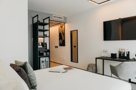 J44 Lifestyle Hotel - 25