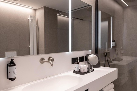 J44 Lifestyle Hotel - 28