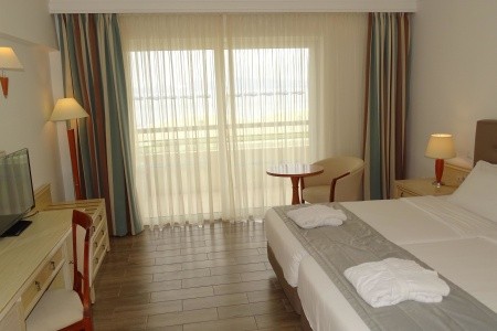 Grécko Kos Kipriotis Panorama & Suites 16 dňový pobyt Ultra All inclusive Letecky Letisko: Praha September 2026 (13/09/26-28/09/26)