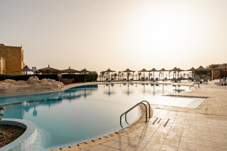 Blend Elphistone Resort - 100