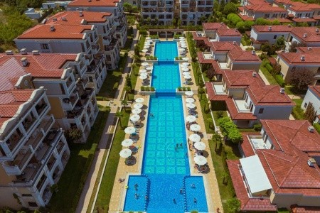 Green Life Beach Resort - 4