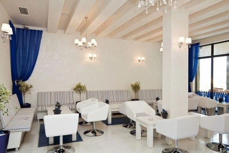 Green Life Beach Resort - 11